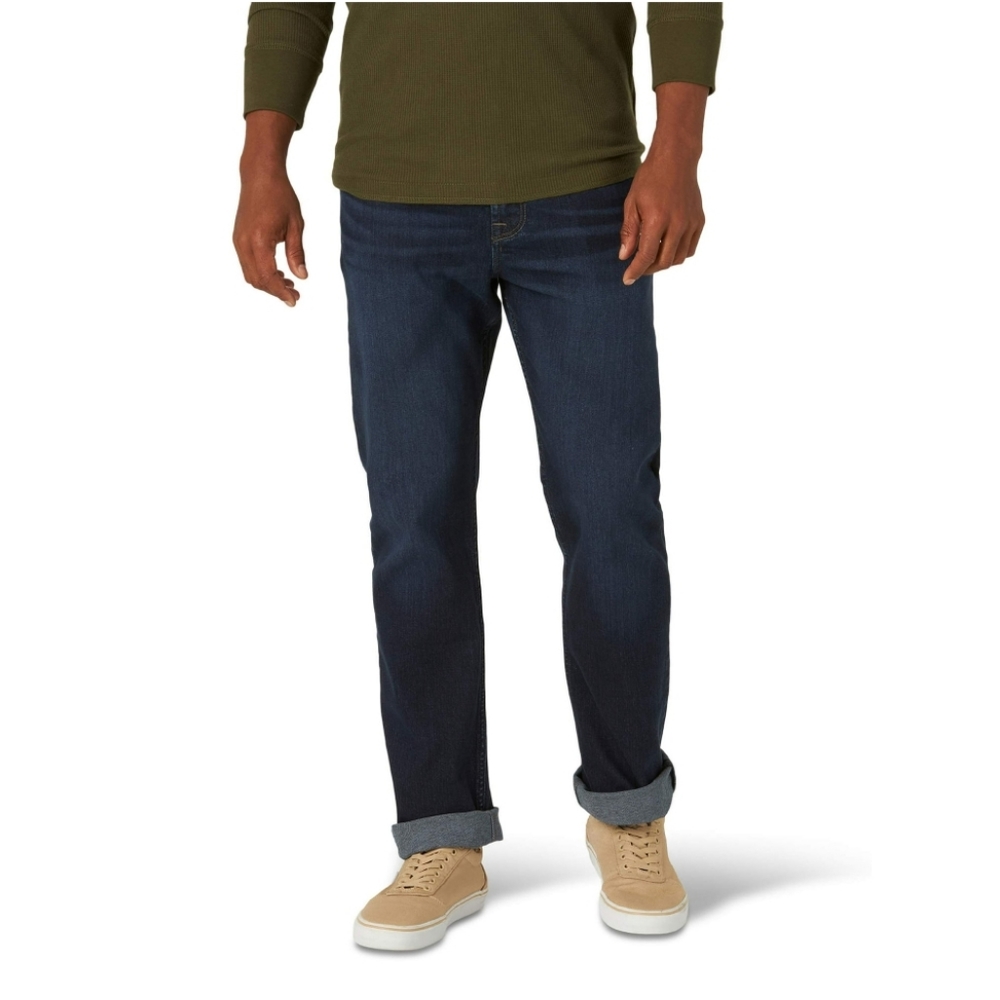 NWT Men's Wrangler Slim Straight Fit Jeans with Stretch